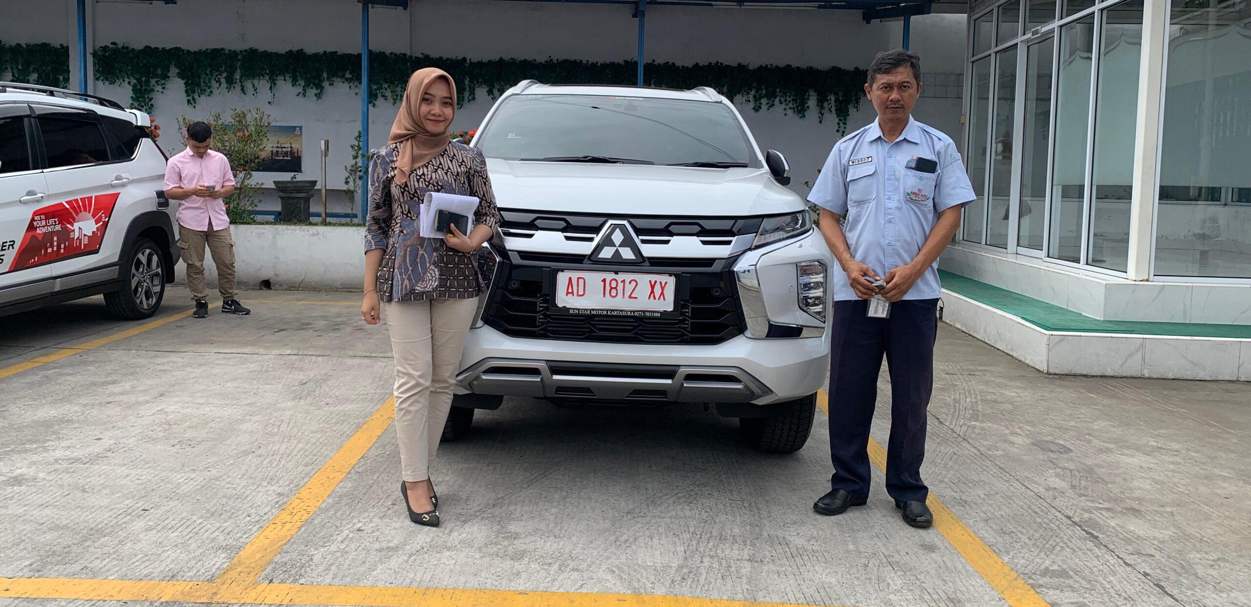Pengiriman Mitsubishi Pajero Sport Dakar oleh Risma Nur Aini ke PT Sekarnusa, Solo