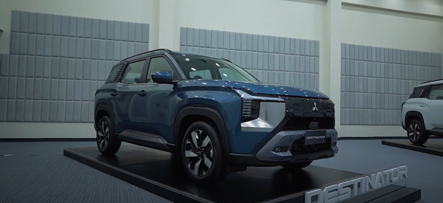 Warna Baru Mitsubishi Destinator Lunar Blue Mica: Elegan, Eksklusif, dan Memikat